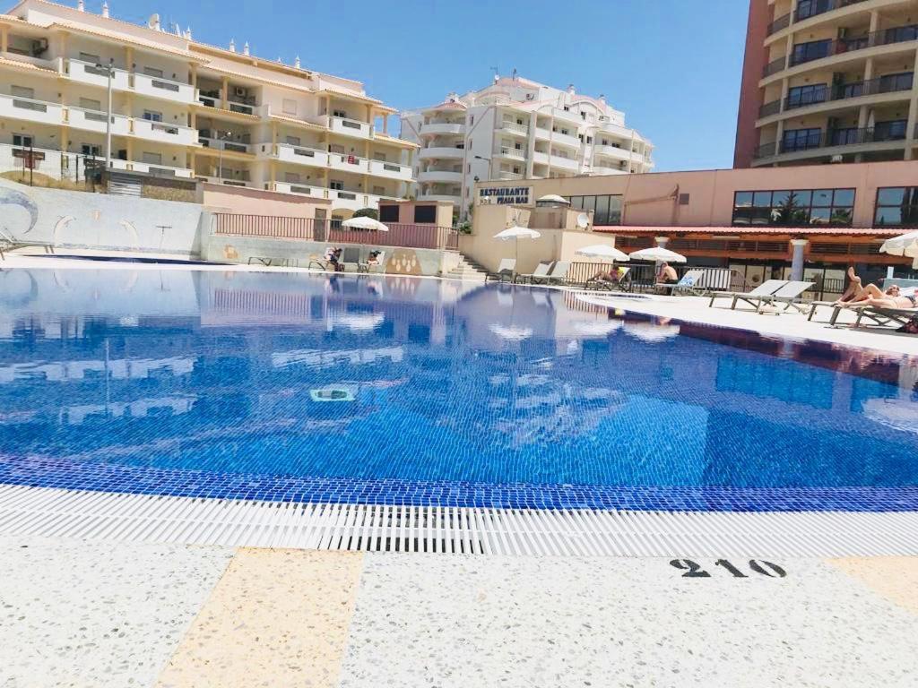 Апартаменты Apartamento Clube Praia Mar Портиман Экстерьер фото